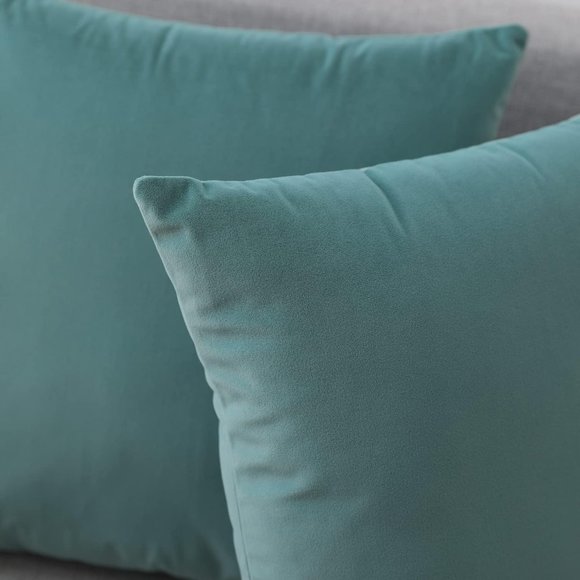 Set of 2 Aqua Blue Soft Velvet Pillow Covers 18 Inch Turquose Pillows Square Zip - Picture 5 of 10